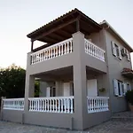 Vilă Areti